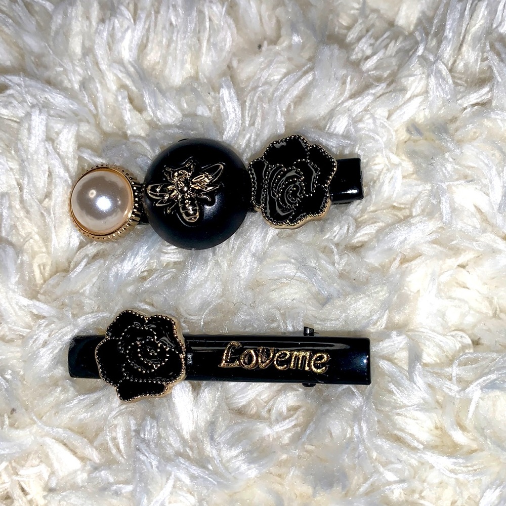 New Pearl & black Hair Clips with bee and flower details. Set of 2